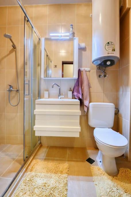 וארנה Comfort In Center מראה חיצוני תמונה
